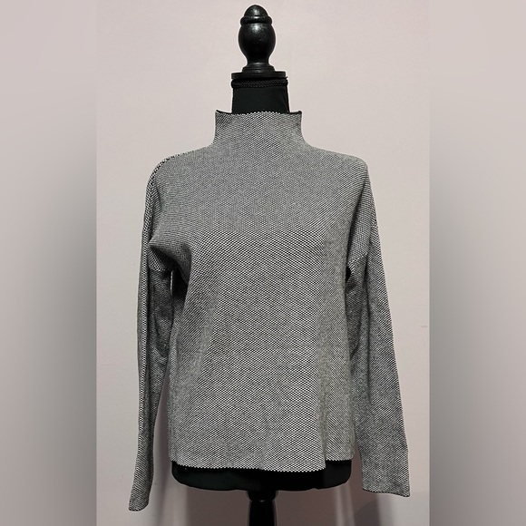 Cynthia Rowley VISCOSE Funnel SWEATER Medium - Picture 2 of 10